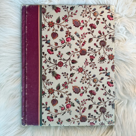 RARE Vintage Victoria’s Secret ‘90s Romantic Style Home Decor Hardcover Book - Picture 9 of 11